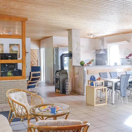 Stunning In With Sauna 度假居 Priborn